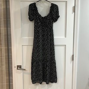 Forever 21 Black and white print Maxi Dress Size Small